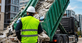 Вывоз строительного мусора в Лабинске: услуги лицензированной компании — ПроМусор